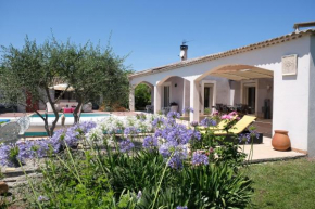 pleasant one-level villa with private pool in the thor village, close to l'isle sur la sorgue - 6 persons